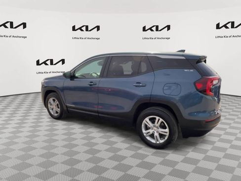 Used 2024 GMC Terrain SLE AWD/4WD image 6
