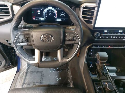Used 2025 Toyota Tundra Limited AWD/4WD image 17