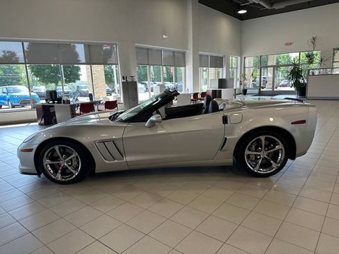 Used 2010 Chevrolet Corvette Grand Sport w/ Preferred Equipment Group RWD image 2