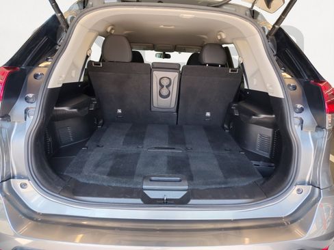 Used 2018 Nissan Rogue SV FWD image 13