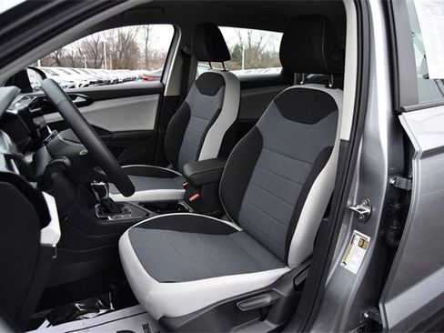 Certified 2025 Volkswagen Taos S image 18