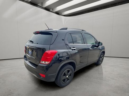 Used 2019 Chevrolet Trax LT w/ LT Convenience Package image 5