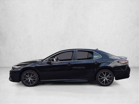 Used 2023 Toyota Camry SE FWD image 8