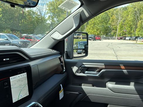 New 2026 GMC Sierra 2500 Denali w/ Denali Reserve Package image 19