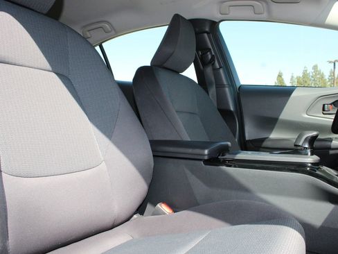 Used 2023 Toyota Prius LE FWD image 13
