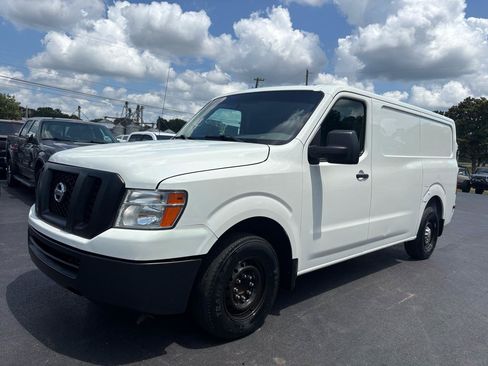 Used 2020 Nissan NV 2500 SV RWD image 2