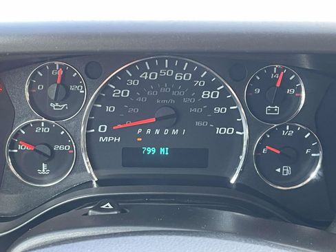 Certified 2025 GMC Savana 2500 w/ Driver Convenience Package RWD image 29