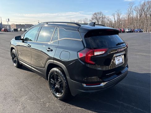 Used 2022 GMC Terrain AT4 w/ Infotainment Package II image 6