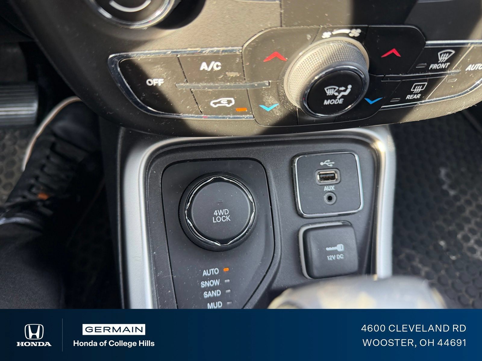 Used 2018 Jeep Compass Latitude w/ Popular Equipment Group AWD/4WD image 24