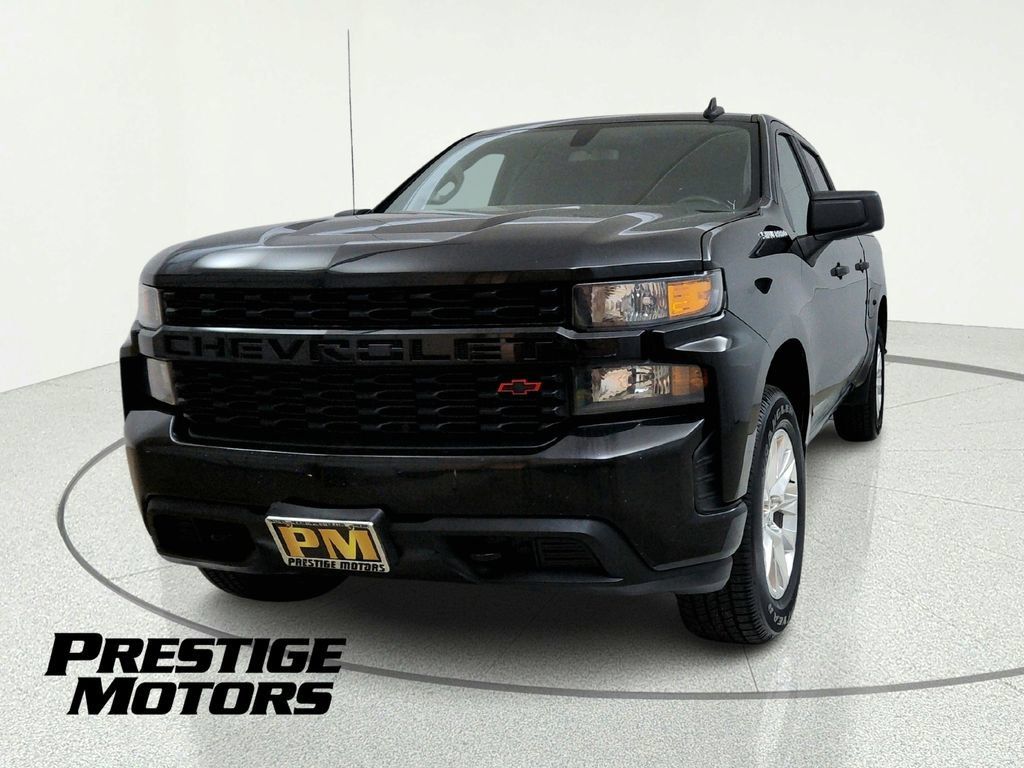 Used 2019 Chevrolet Silverado 1500 Custom w/ Custom Value Package AWD/4WD image 2