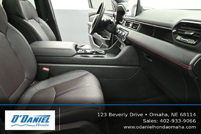 Used 2025 Honda Pilot Black Edition image 42