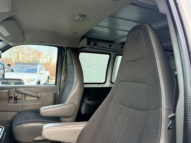 Used 2019 GMC Savana 2500 w/ Driver Convenience Package RWD image 18