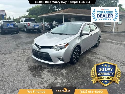 Used 2015 Toyota Corolla LE FWD image 1