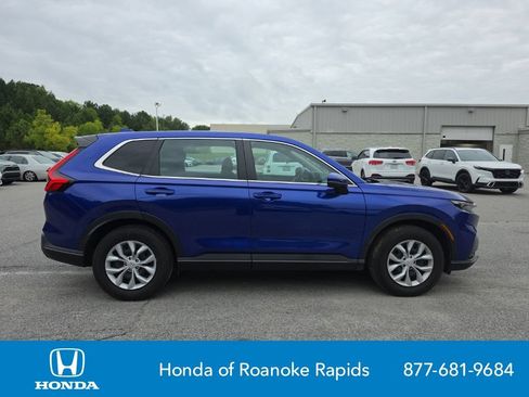 Used 2023 Honda CR-V LX image 6