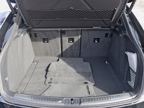 Used 2020 Porsche Macan image 34