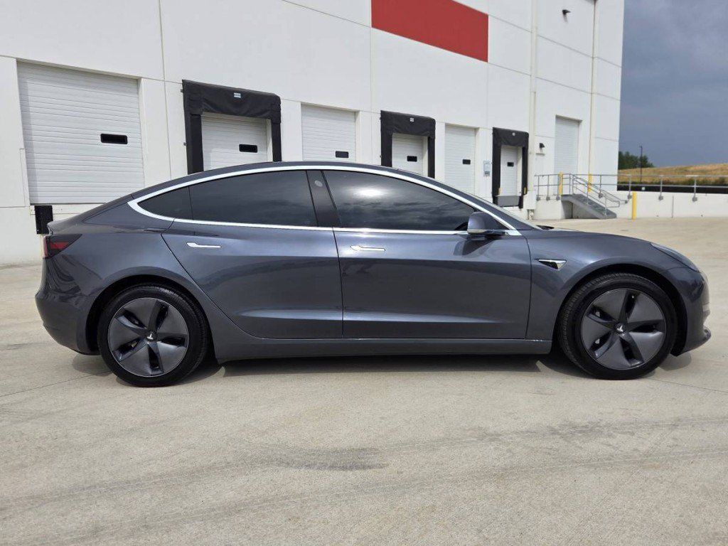 Used 2018 Tesla Model 3 Long Range AWD/4WD image 4