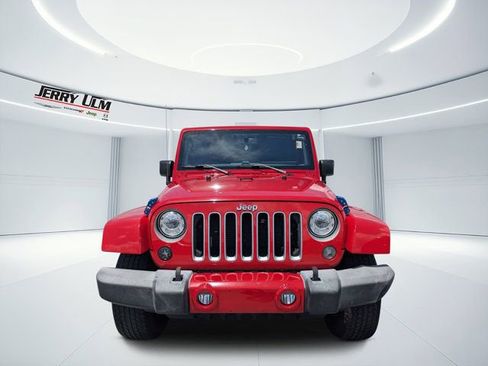 Used 2017 Jeep Wrangler Unlimited Sahara w/ Connectivity Group AWD/4WD image 8