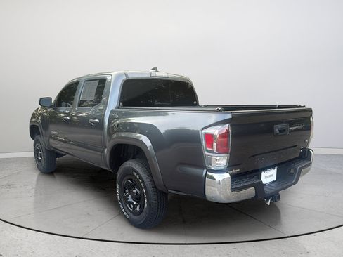 Used 2021 Toyota Tacoma SR5 RWD image 9