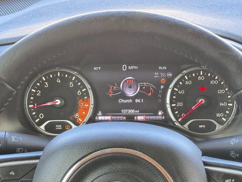 Used 2016 Jeep Renegade Trailhawk AWD/4WD image 4