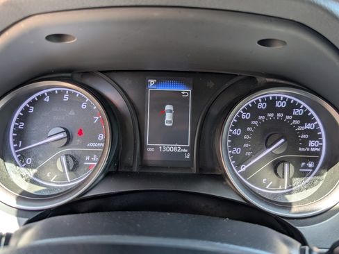 Used 2022 Toyota Camry SE w/ Carpet Mat Package (TMS) FWD image 18