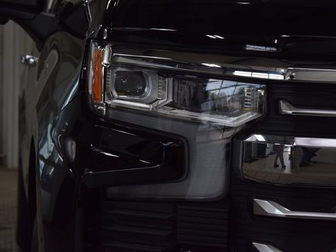 Used 2026 Chevrolet Silverado 1500 LTZ w/ LTZ Premium Package AWD/4WD image 12