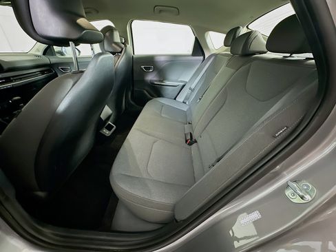 Used 2025 Kia K4 LXS image 27
