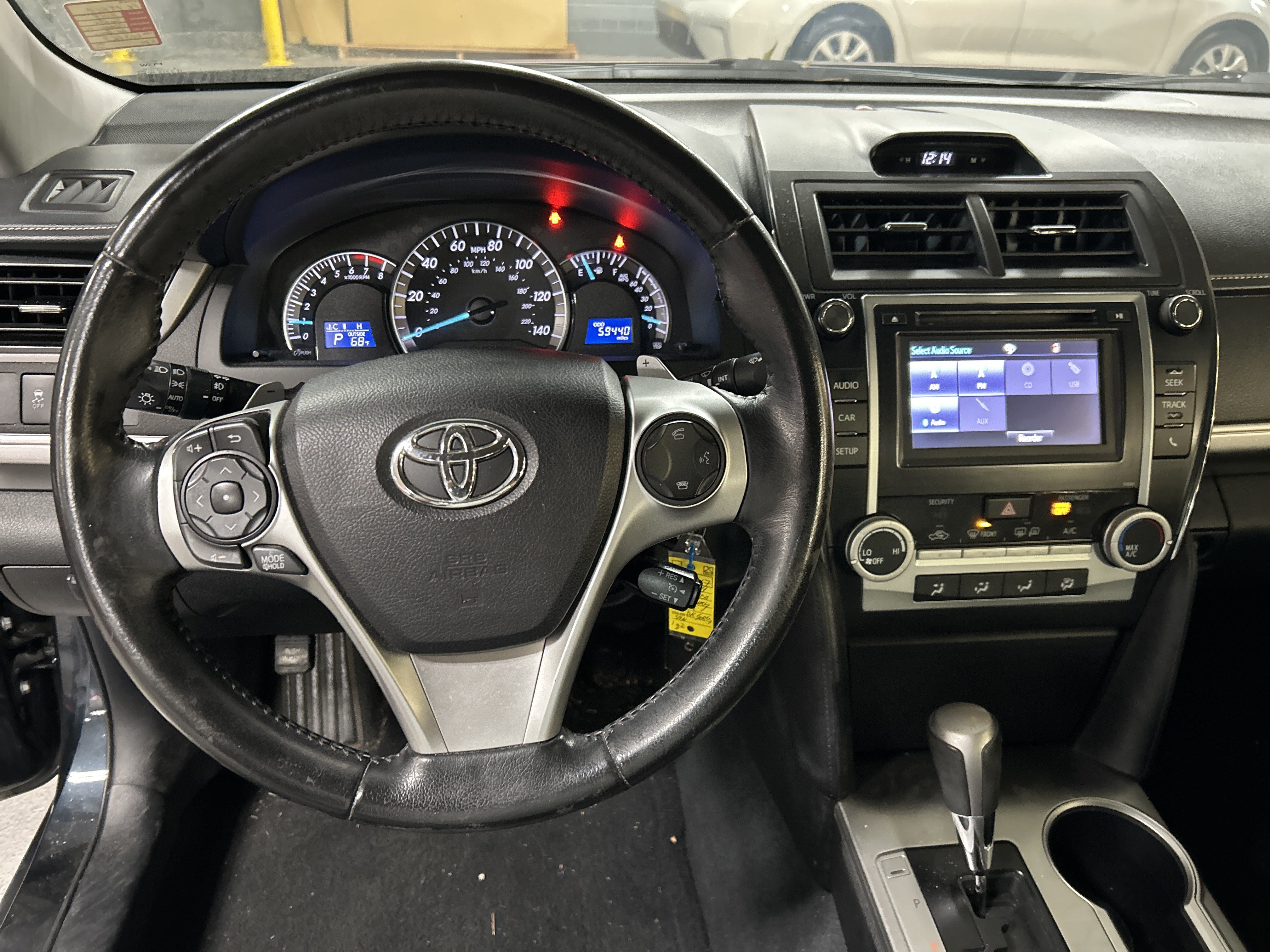 Used 2014 Toyota Camry SE FWD image 10