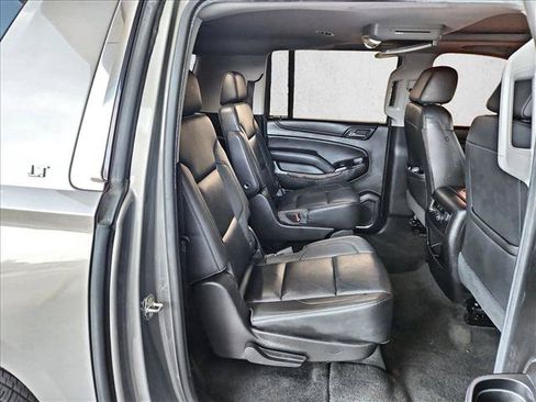 Used 2018 Chevrolet Suburban LT AWD/4WD image 22