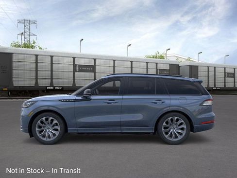 New 2026 Lincoln Aviator AWD w/ Jet Appearance Package image 3