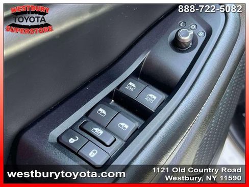 Used 2024 Jeep Grand Cherokee L Laredo image 19