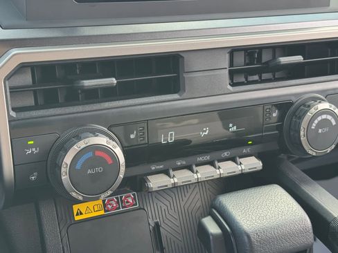 Used 2025 Toyota 4Runner TRD Off-Road image 4