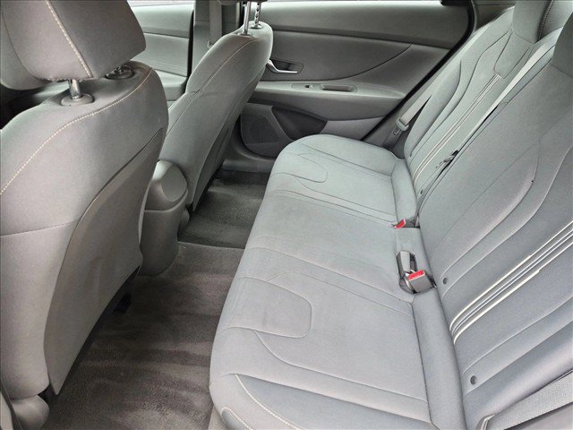 Used 2023 Hyundai Elantra SEL FWD image 17
