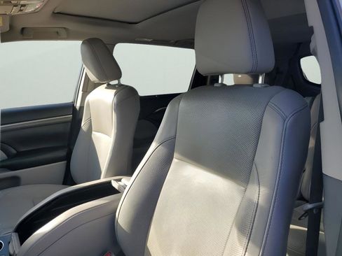 Used 2019 Toyota Highlander Limited image 31