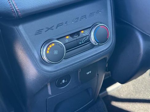 Used 2025 Ford Explorer ST-Line AWD/4WD image 15
