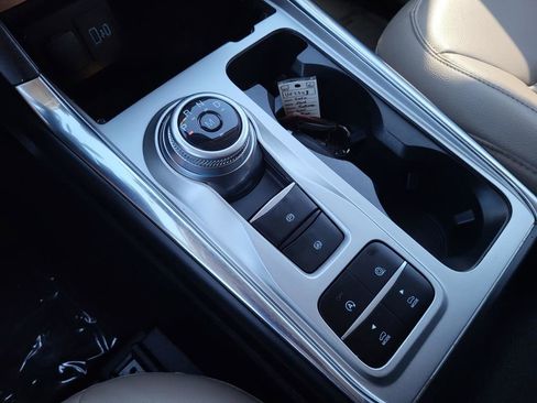 Used 2020 Ford Explorer XLT w/ Equipment Group 202A image 33