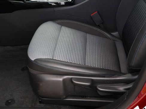 Used 2025 Chevrolet Trax LT w/ LT Convenience Package image 14