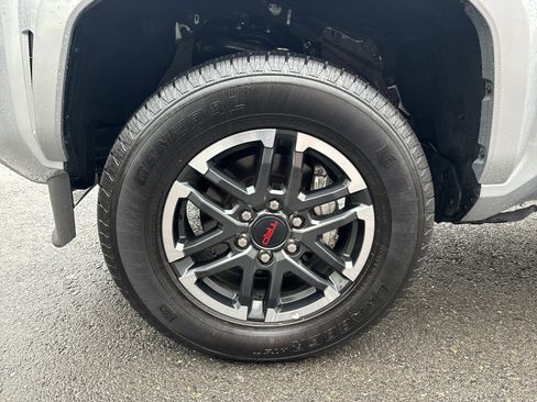 Used 2024 Toyota Tacoma TRD Sport image 10