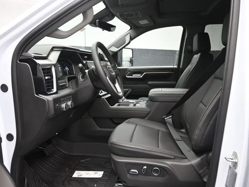 Used 2026 GMC Sierra 2500 Denali w/ Technology Package AWD/4WD image 17