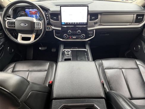 Certified 2022 Ford Expedition XLT image 10