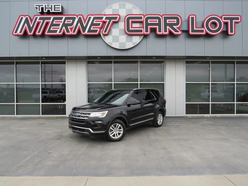 Used 2018 Ford Explorer XLT AWD/4WD image 1