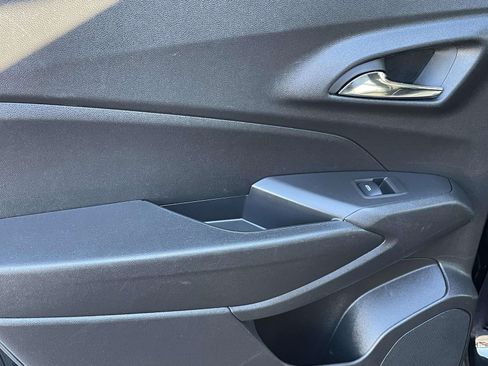 Used 2024 Chevrolet Trax LS image 17