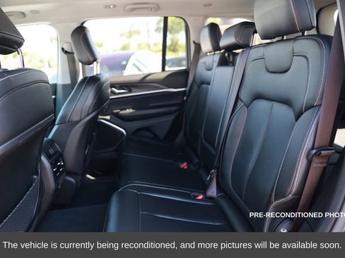 Used 2023 Jeep Grand Cherokee 4WD 4xe image 34