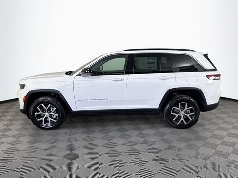 New 2025 Jeep Grand Cherokee Limited image 4