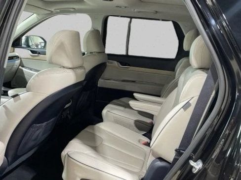 Used 2024 Hyundai Palisade Limited FWD image 17
