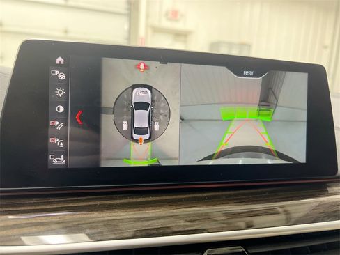 Used 2019 BMW M550i xDrive w/ Premium Package image 15