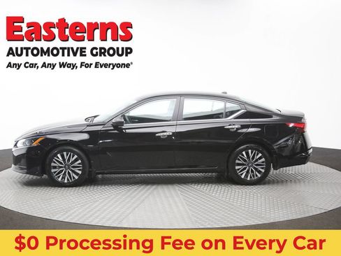 Used 2024 Nissan Altima 2.5 SV FWD image 59