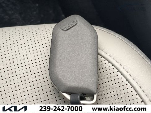 New 2025 Kia Sorento S w/ Panoramic Sunroof Package image 31