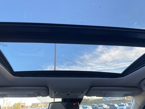 Used 2017 Nissan Rogue AWD image 16