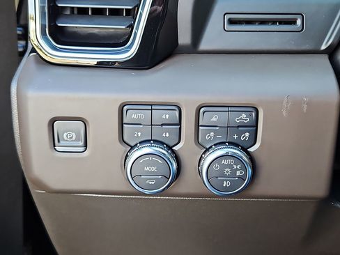 Used 2022 GMC Sierra 1500 Denali image 14