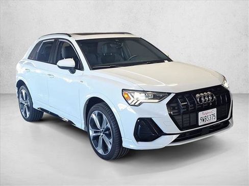 Used 2022 Audi Q3 2.0T Premium Plus image 3